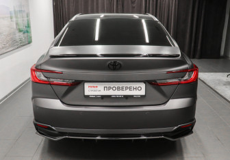 Подержанный автомобиль Toyota Camry Sedan 2025 года (5 фото)