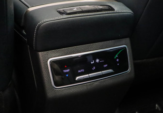 Подержанный автомобиль Changan CS95 2024 года (27 фото)