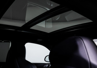 Подержанный автомобиль BMW X6 M 2021 года (19 фото)