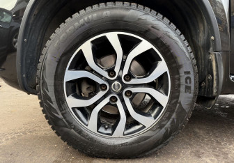 Подержанный автомобиль Nissan Terrano 2016 года (9 фото)