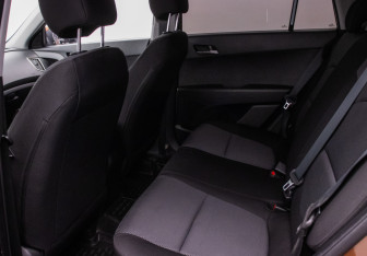 Подержанный автомобиль Hyundai Creta 2018 года (11 фото)