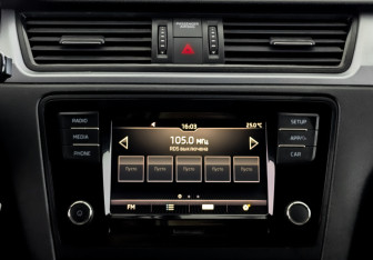 Подержанный автомобиль Skoda Rapid Liftback 2017 года (15 фото)