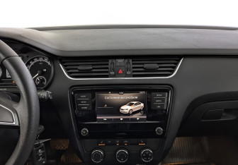Подержанный автомобиль Skoda Octavia Liftback 2018 года (17 фото)