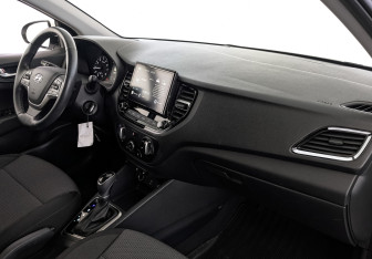 Подержанный автомобиль Hyundai Solaris Sedan 2021 года (13 фото)