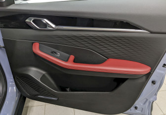 Подержанный автомобиль Geely Coolray 2024 года (19 фото)
