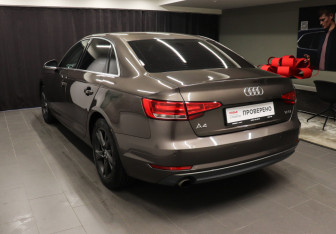 Подержанный автомобиль Audi A4 Sedan 2016 года (6 фото)
