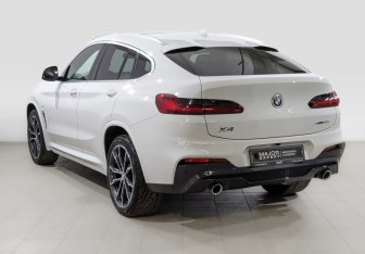Подержанный автомобиль BMW X4 2020 года (7 фото)