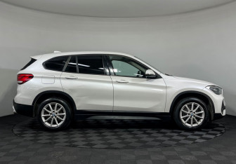 Подержанный автомобиль BMW X1 2019 года (6 фото)