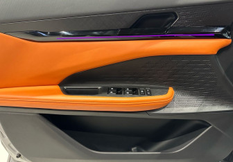 Подержанный автомобиль Changan UNI-V 2023 года (13 фото)