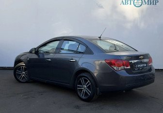 Подержанный автомобиль Chevrolet Cruze Sedan 2011 года (7 фото)