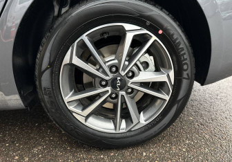 Новый Kia K3 Sedan 2025 (14 фото)