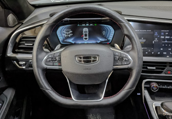 Подержанный автомобиль Geely Tugella 2022 года (22 фото)