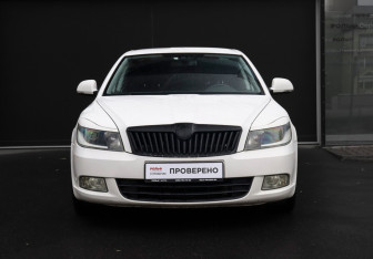 Подержанный автомобиль Skoda Octavia Liftback 2012 года (2 фото)