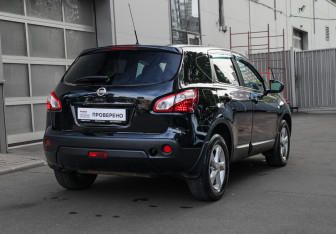 Подержанный автомобиль Nissan Qashqai 2012 года (4 фото)