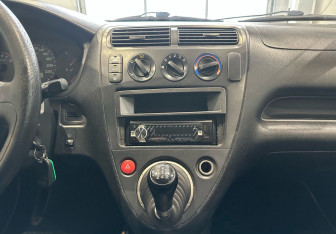 Подержанный автомобиль Honda Civic Hatchback 2001 года (16 фото)