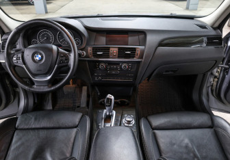 Подержанный автомобиль BMW X3 2012 года (14 фото)