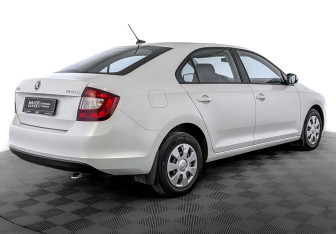 Подержанный автомобиль Skoda Rapid Liftback 2019 года (5 фото)