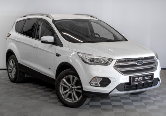 Подержанный автомобиль Ford Kuga 2017 года (4 фото)