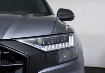 Подержанный автомобиль Audi Q8 2019 года (31 фото)