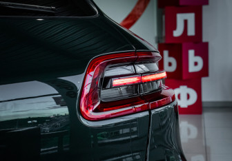 Подержанный автомобиль Porsche Macan 2018 года (13 фото)