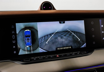 Подержанный автомобиль Voyah Free 2023 года (14 фото)