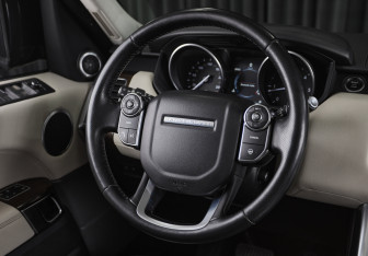 Подержанный автомобиль Land Rover Range Rover Sport 2016 года (15 фото)