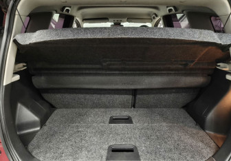 Подержанный автомобиль Nissan Note 2010 года (14 фото)