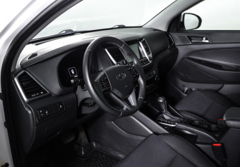 Подержанный автомобиль Hyundai Tucson 2016 года (15 фото)