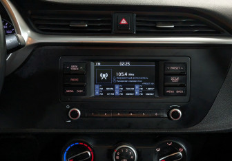 Подержанный автомобиль Kia Rio Hatchback 2021 года (16 фото)