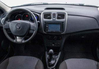 Подержанный автомобиль Renault Logan Sedan 2018 года (13 фото)