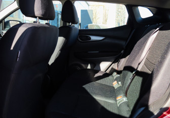 Подержанный автомобиль Nissan Qashqai 2017 года (10 фото)