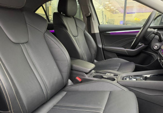 Подержанный автомобиль Skoda Octavia Liftback 2024 года (10 фото)