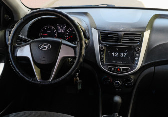 Подержанный автомобиль Hyundai Solaris Sedan 2011 года (9 фото)