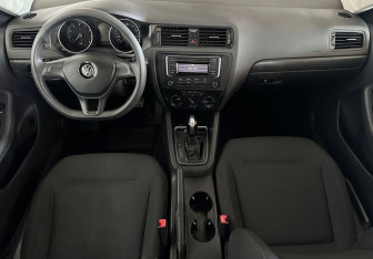 Подержанный автомобиль Volkswagen Jetta Sedan 2015 года (11 фото)