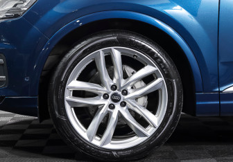 Подержанный автомобиль Audi Q7 2018 года (30 фото)