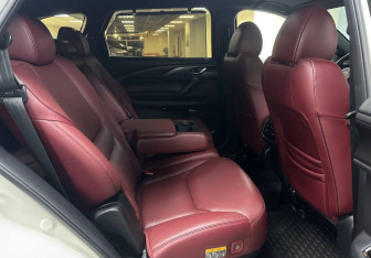 Подержанный автомобиль Mazda CX-9 2021 года (11 фото)