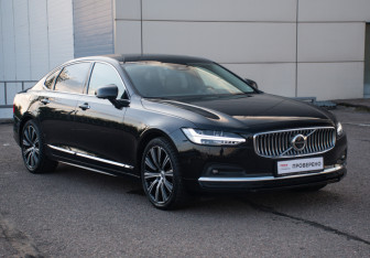 Подержанный автомобиль Volvo S90 2021 года (3 фото)