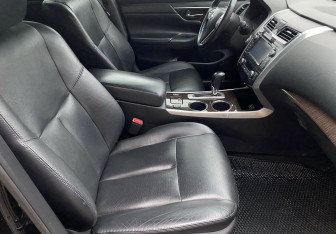 Подержанный автомобиль Nissan Teana 2014 года (9 фото)