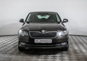 Подержанный автомобиль Skoda Superb Liftback 2014 года (2 фото)