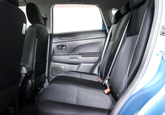 Подержанный автомобиль Mitsubishi ASX 2010 года (12 фото)