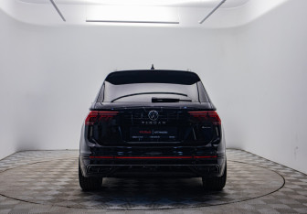 Подержанный автомобиль Volkswagen Tiguan 2021 года (6 фото)