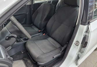 Подержанный автомобиль Skoda Rapid Liftback 2019 года (10 фото)