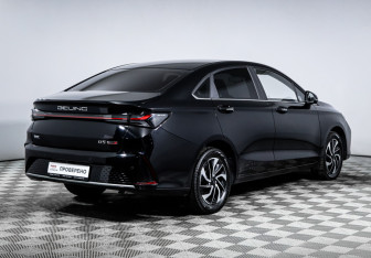 Подержанный автомобиль BAIC U5 Plus 2023 года (5 фото)