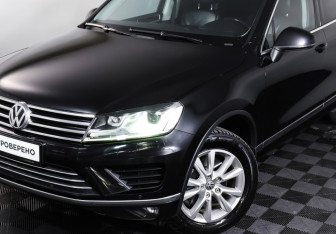 Подержанный автомобиль Volkswagen Touareg 2016 года (23 фото)