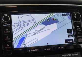 Подержанный автомобиль Mitsubishi Outlander 2017 года (16 фото)