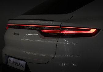 Подержанный автомобиль Porsche Cayenne 2019 года (9 фото)