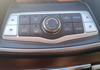 Подержанный автомобиль Nissan Teana 2011 года (16 фото)
