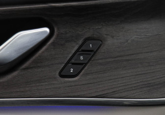 Подержанный автомобиль Jeep Grand Cherokee 2022 года (17 фото)