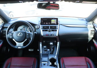 Подержанный автомобиль Lexus NX 2019 года (12 фото)