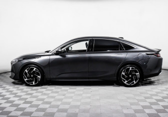 Подержанный автомобиль Changan Lamore 2024 года (8 фото)